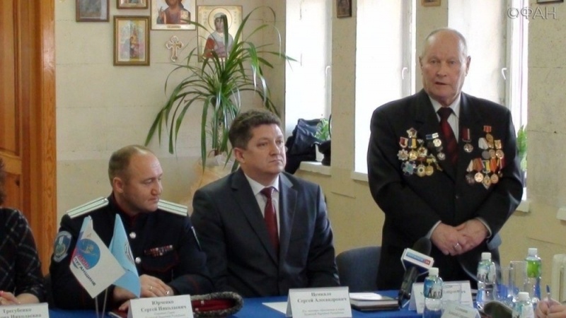 В Луганске открылся Центр военно-патриотического воспитания молодежи