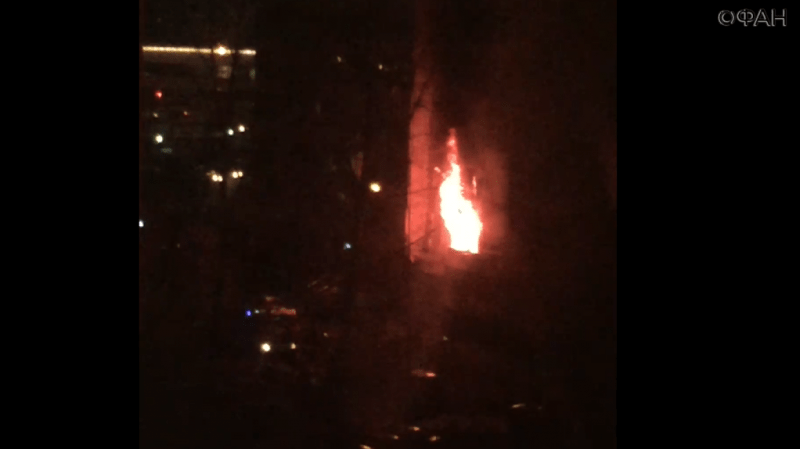 Житель Москвы пострадал при пожаре на Мячковском бульваре: ФАН публикует видео с места ЧП