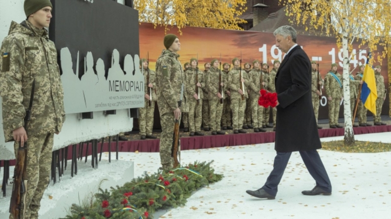 Оппозиция и ветераны на Украине почтили память освободителей Киева