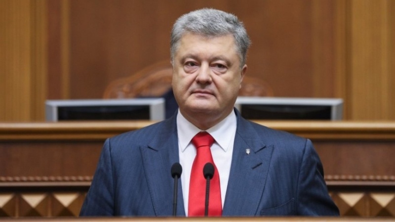Порошенко решил изменить Конституцию Украины после выборов в Донбассе