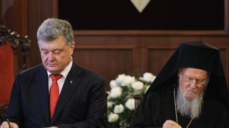 Азаров: Новая церковь на Украине станет на сторону фашистов 
