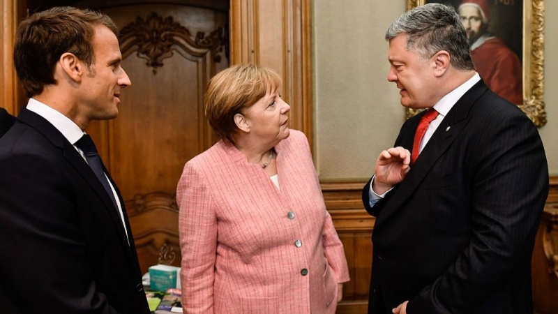 «Подрывают целостность Украины»: Меркель и Макрон прокомментировали выборы в Донбассе