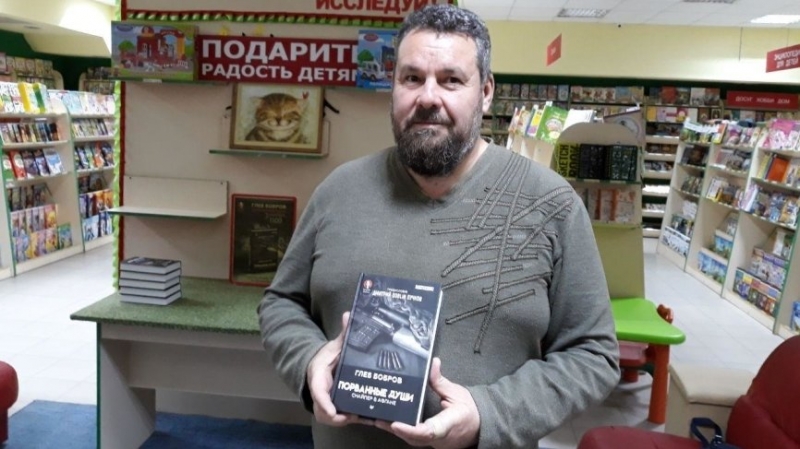 Книгу прошедшего Афганскую войну снайпера представили в Луганске
