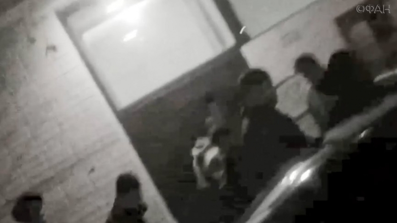 Опубликовано видео обысков в квартире изготовившего бомбу школьника