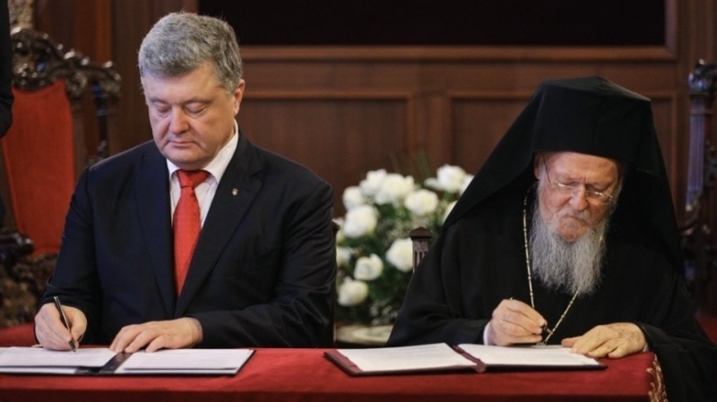 В УПЦ объяснили, почему соглашение Порошенко и Варфоломея не имеет силы