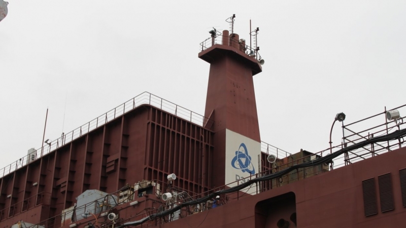 Реактор первой плавучей атомной электростанции запустили в России 