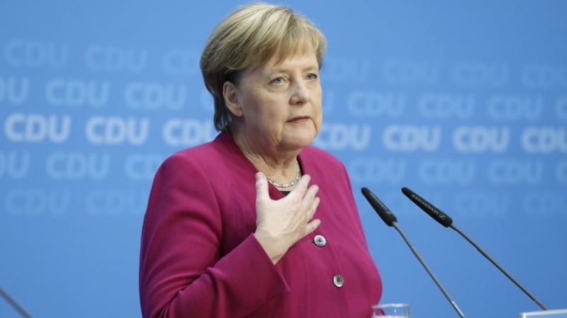 Меркель: Нельзя бросать поиск политического решения в Сирии
