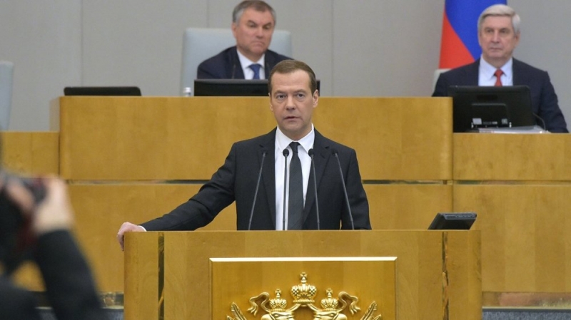 Медведев объяснил, почему России невыгодны максимальные цены на нефть