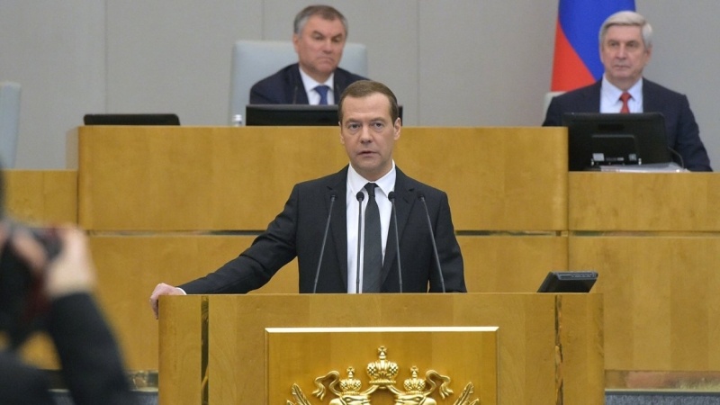 Медведев пообещал компаниям поддержку правительства на фоне санкций США