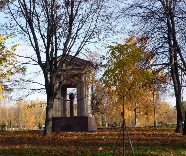 &laquo;Родные, простите нас&raquo;: потомки блокадников против Фестиваля света в Московском парке Победы